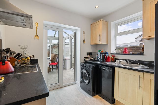 32, Abbottsbury, Pagham, Bognor Regis, West Sussex photo 3