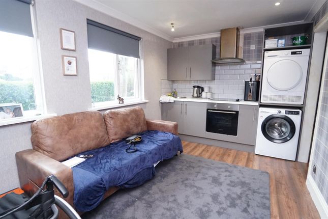 Flat 1, 1, Santa Monica Grove, Bradford photo 2