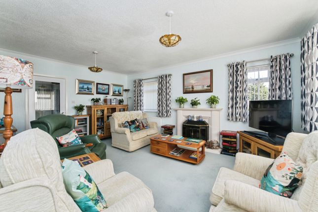 149, Parkside Drive, Devon photo 4