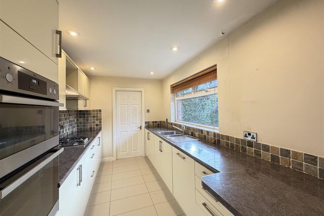 7, Arley Close, Dukinfield photo 3
