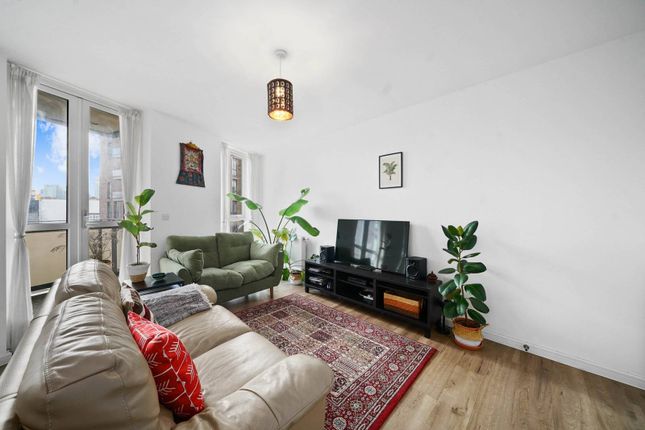 Thumbnail Flat for sale in Sheave Court, Bow, London