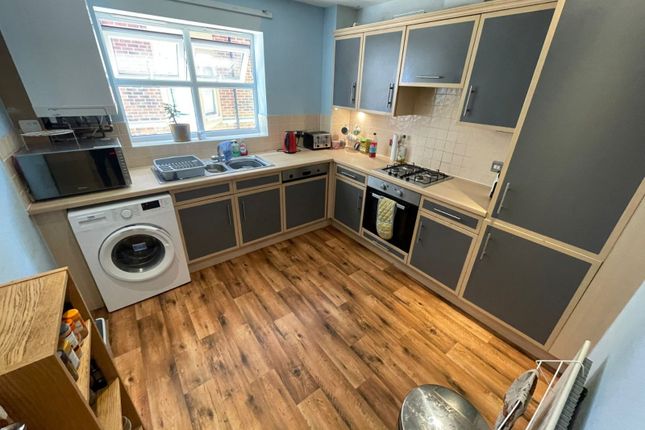 78, Carisbrooke Road, West Yorkshire photo 3