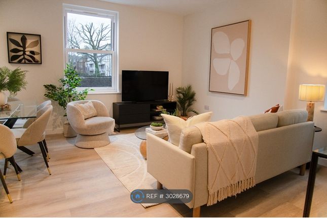 Flat, Crossfield Chambers Gladbeck Way, Enfield photo 3