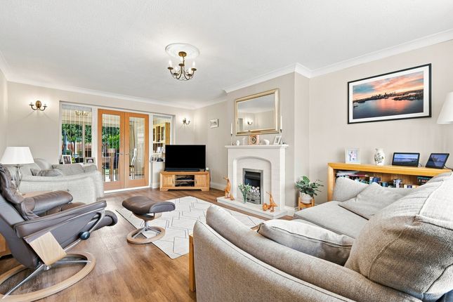 125, Collins Way, Leigh-on-sea photo 2