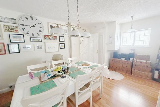 77, Adelphi Crescent, Hayes photo 3