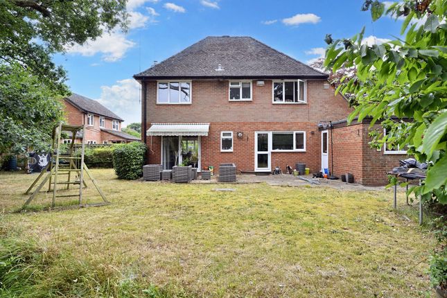 6 Napper Place, Cranleigh, Surrey photo 5