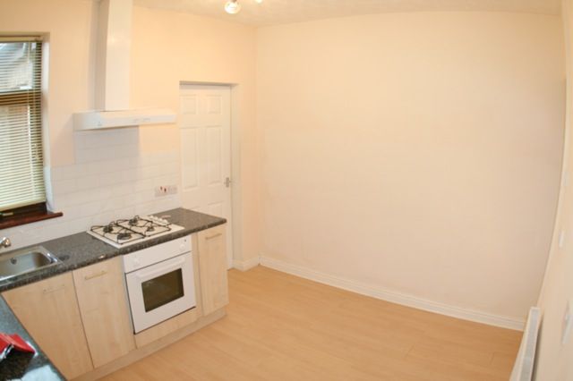 6, Warrington photo 3