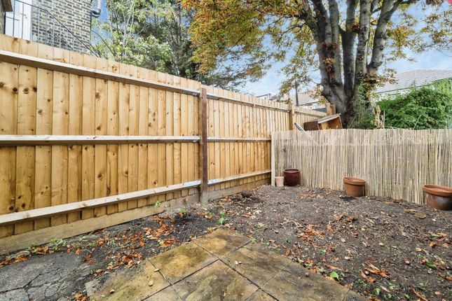 29, Charlemont Road, London photo 3