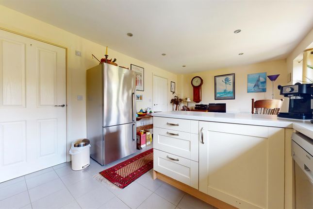 14, Poppy Avenue, Milton Keynes photo 5
