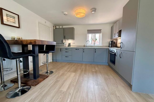 84, Whiteley Way, Southampton photo 4