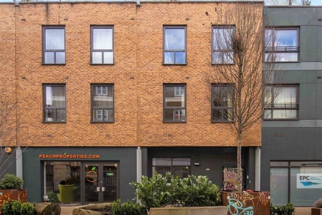 Flat for sale in Cheshire Street, Bethnal Green, London