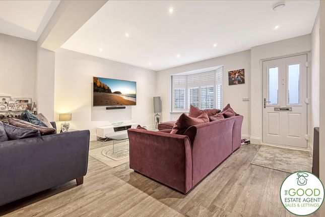 End terrace house for sale in Meadow Road, Loughton