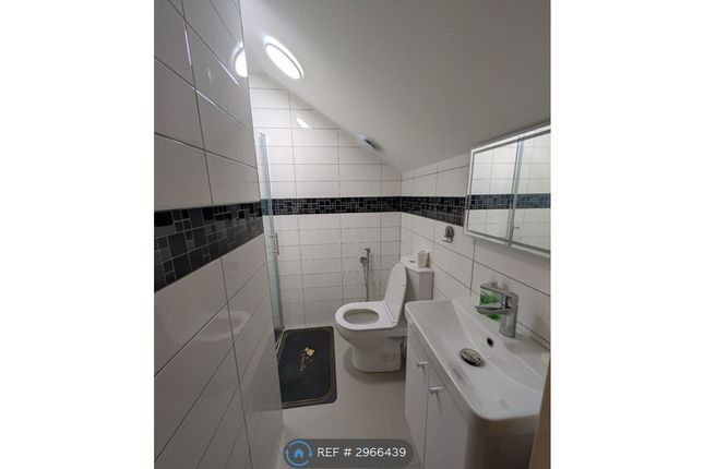 Fortescue Road, Colliers Wood, London photo 3