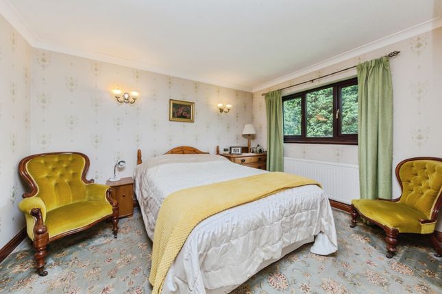 14, Woodside Drive, Cheshire photo 4