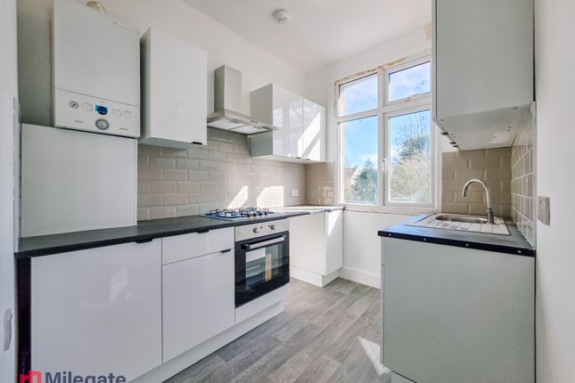 Flat 2 32, Cumberland Avenue, Southend-On-Sea photo 3