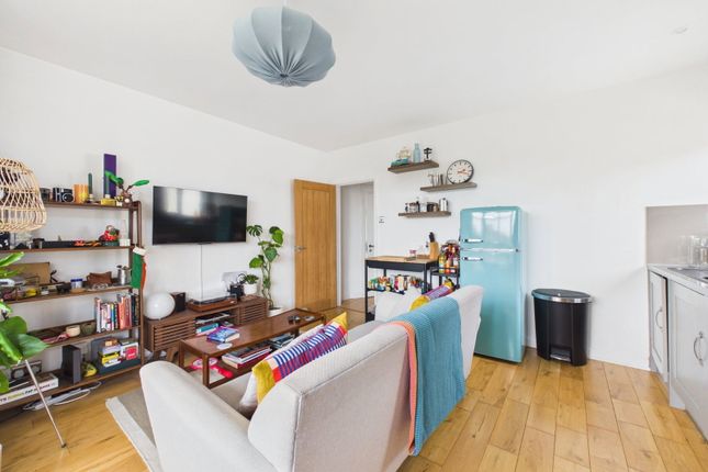 42,Flat 4, Pevensey Road, Worthing photo 4