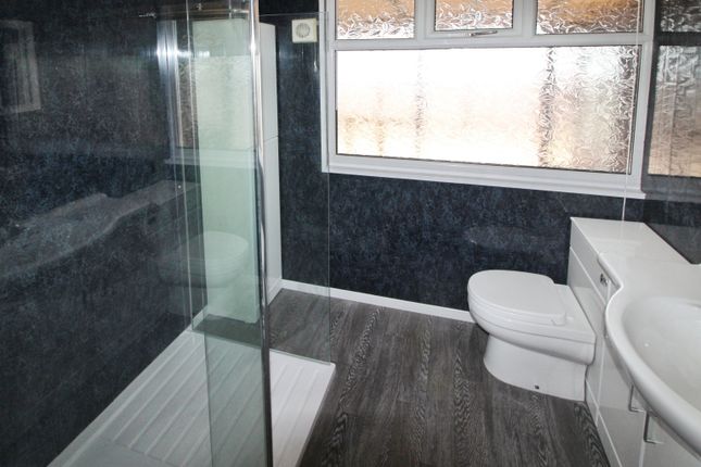 Bathroom.Jpg