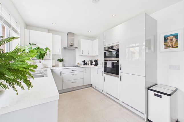 70 Crawhill Drive, Bargeddie photo 5