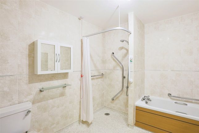 Flat for sale in St. Georges Road, Cheltenham, Gloucestershire