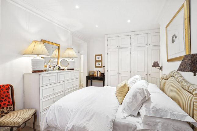 Flat for sale in St. Loo Court, St. Loo Avenue, London