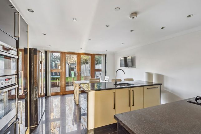 6, Dukes Place, Rickmansworth photo 2