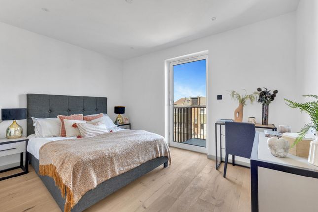 Flat 3, Olive Tree Court, 1 Cranbrook Mews, London photo 4