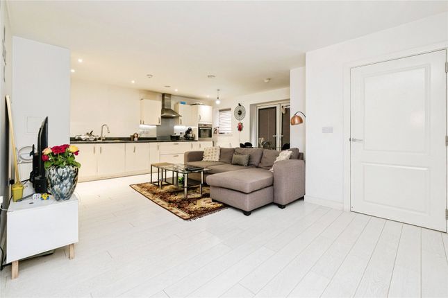 4, Morden Apartments, 1, Haven Road, Rainham photo 2