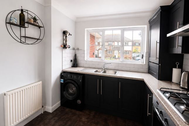 7, Golden Gate Mews, Eastbourne photo 5