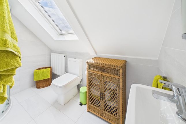 2, Forresters Close, Burbage photo 4