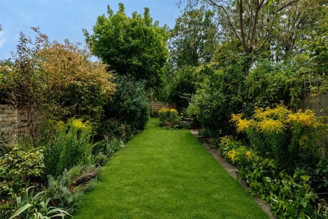 43, Clarendon Drive, London photo 4
