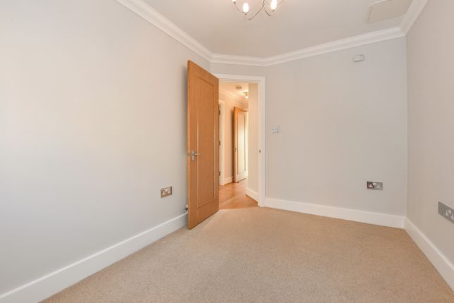Flat to rent in Cross Street, Winchester
