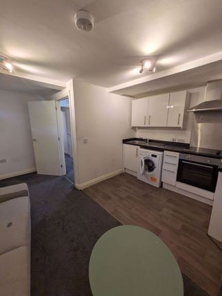 Flat 2, Camden House, Grey Street, Ashton-Under-Lyne photo 2
