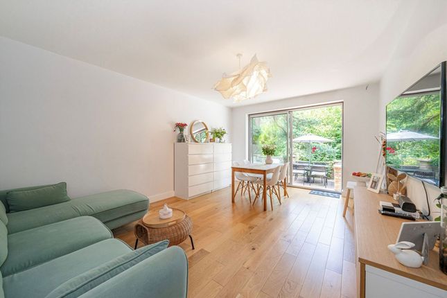 35, Brooklands Road, Weybridge photo 2