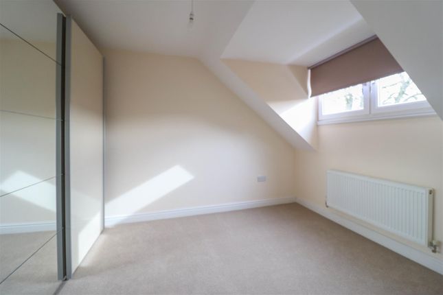 Town house to rent in Abernant Drive, Newmarket