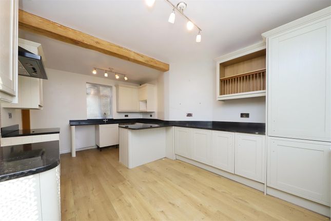 Mad Bess Wood Cottage, Breakspear Road North, Harefield photo 2