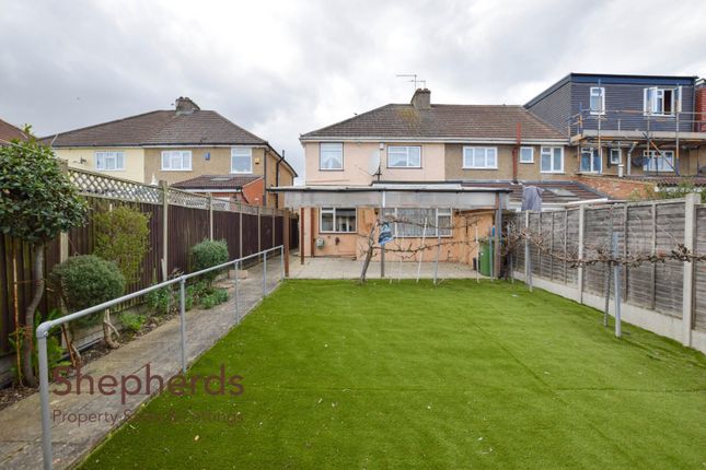 14, Hatton Road, Cheshunt photo 2
