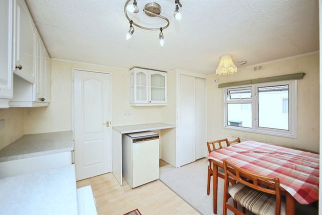 30, Woodcot Park, Stratford-Upon-Avon photo 4