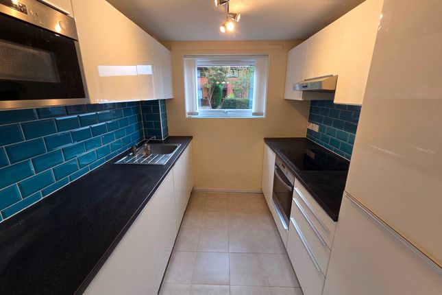 104 Porthcawl Green, Milton Keynes photo 2