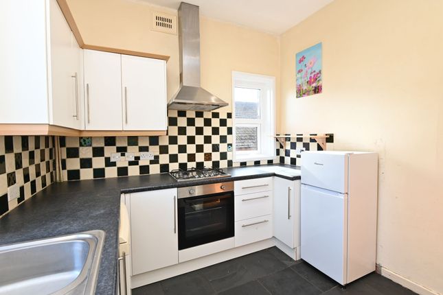 Flat 2, 19 Lancaster Park Road, Harrogate photo 4