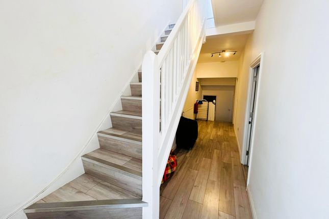 Room X, 463a Alexandra Avenue, London photo 5
