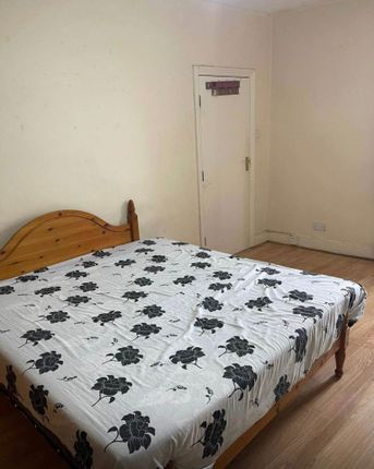 The Broadway, Southall photo 5