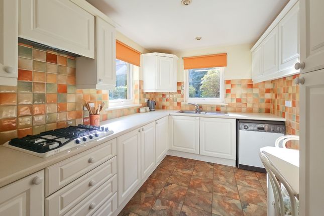13 Harlow Manor Park, Harrogate photo 4