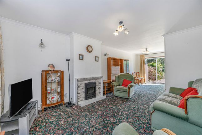 98, The Bramblings, Highams Park photo 4
