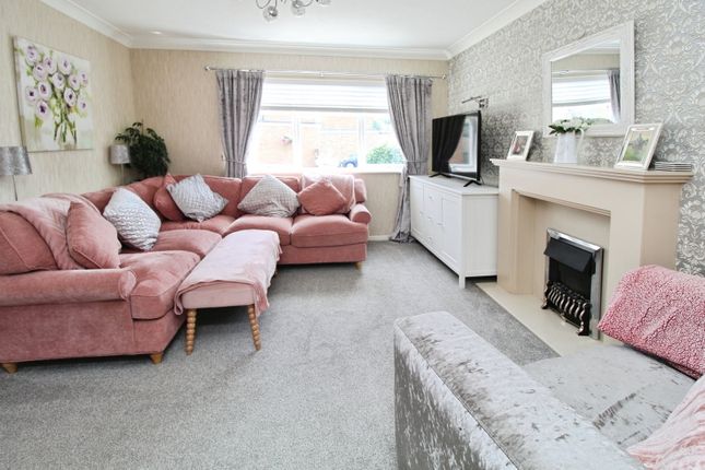 81, Horsley Avenue, Crawcrook photo 4