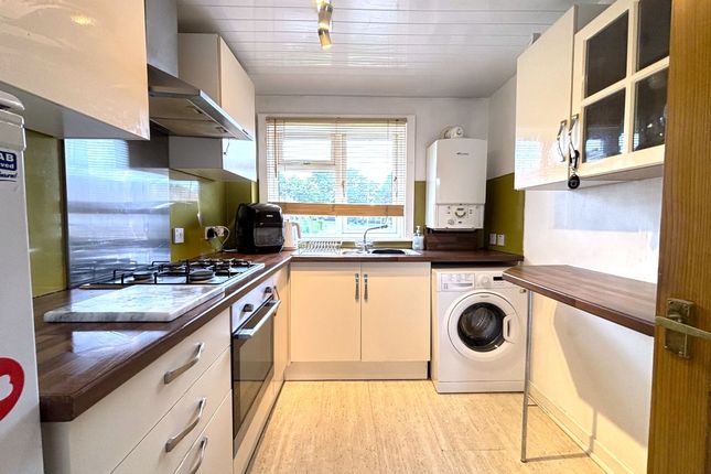 10 Reid Place, Glenrothes photo 2