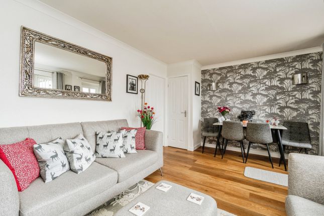 22, Thornfield Grove, Cheadle photo 3