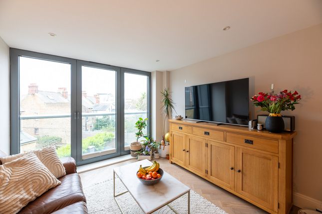 Flat Flat 9, The Corona, 258, Leigh Road, Leigh-on-sea photo 3
