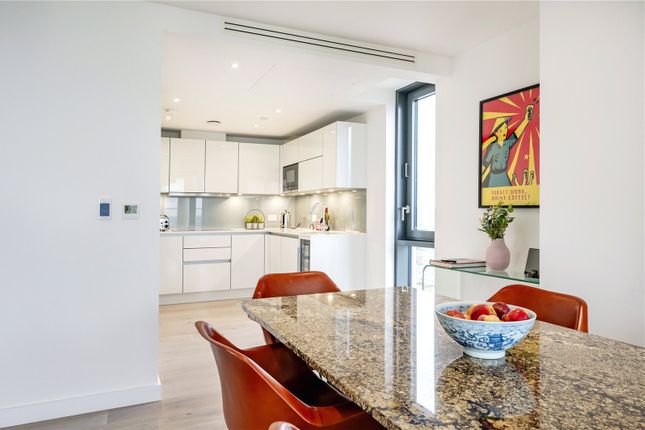 Flat for sale in City North Penthouse, City North Place, Finsbury Park