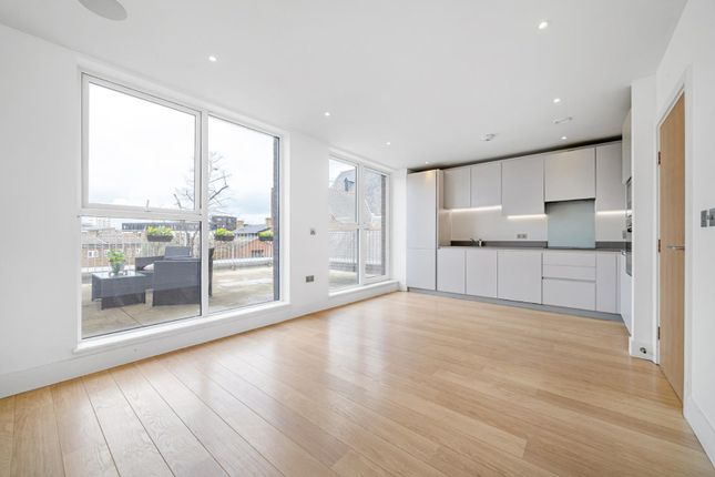 Flat for sale in Brixton Road, London