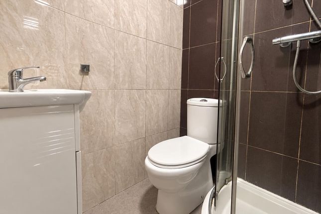 2 Coleman Road, Leicester photo 5
